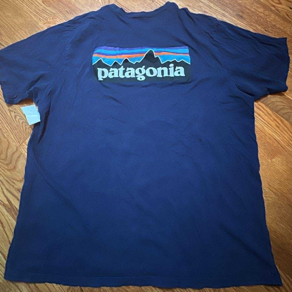 Patagonia Men's Short Sleeve Tee in Navy - Picture 1 of 3